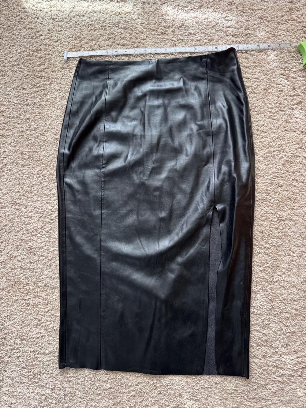T Tahari Black Faux Leather Pencil Skirt with Side Slit (fits like a 10/12)